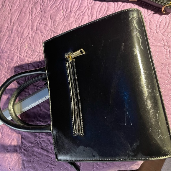 NWOT Handbag black with flower print - Picture 6 of 9